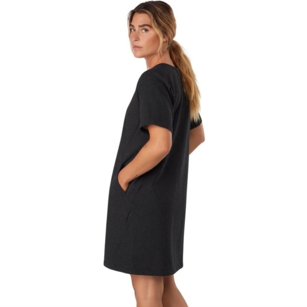 Arcteryx Momenta Dress Size L Grey T Shirt Short Sleeve Arc'teryx